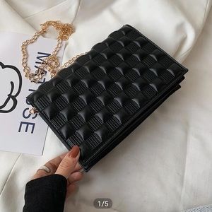 New black plaid embossed chain cross bag